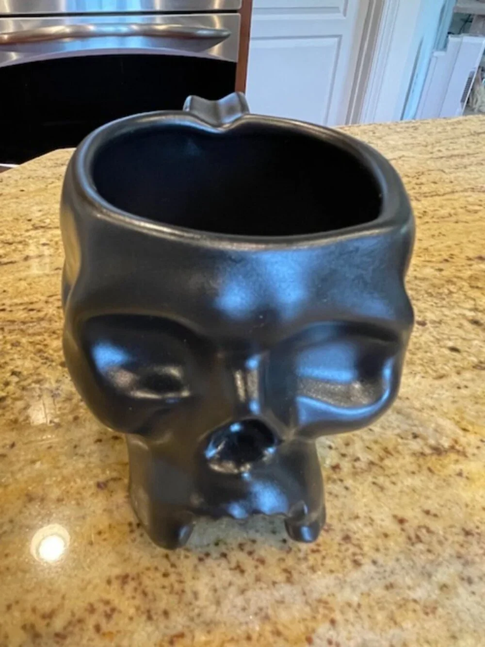 Set of 2 NEW Williams Sonoma Black SKULL Mugs Spooky Halloween Haunted Coffee